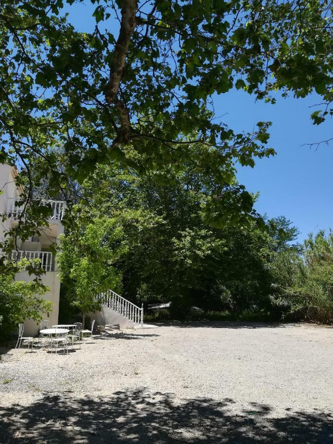 ル・トール Au Pays Du Ventoux Bed & Breakfast エクステリア 写真
